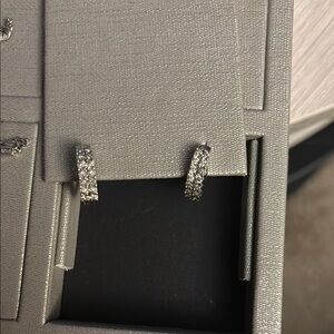 Elegant Silver Earrings with diamonds